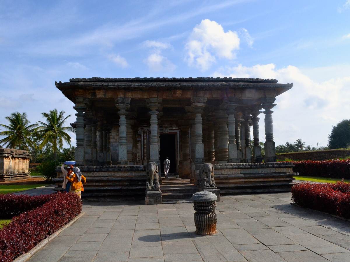 Jain Basadi Halebidu, Belur Halebidu