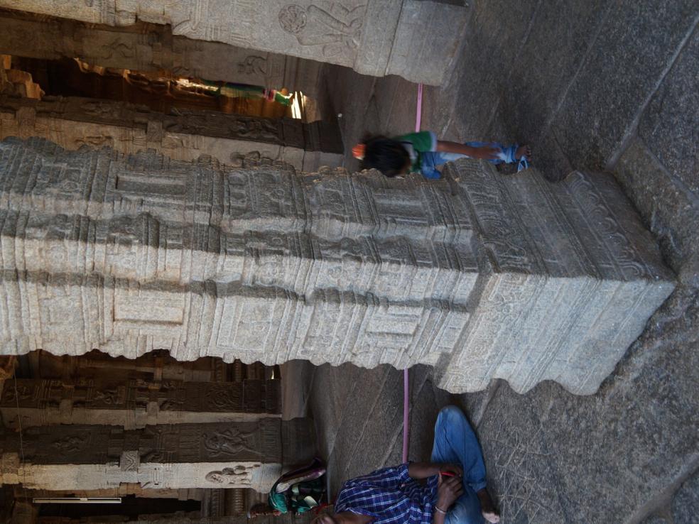 Lepakshi hanging pillar, Lepakshi