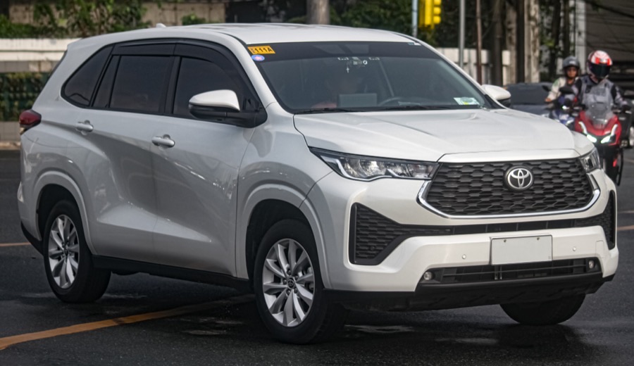 Innova Hycross Hybrid